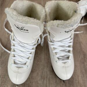 Soft skate by Jackson size 4